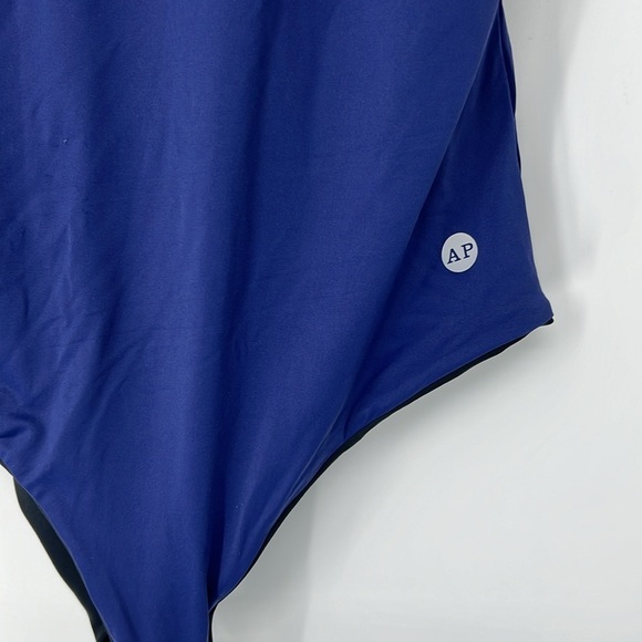 AP NWOT one piece reversible swimsuit women’s medium - Picture 2 of 9